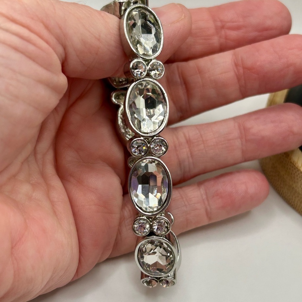Sparkling Silver Rhinestone Stretch Bracelet - Picture 4 of 7